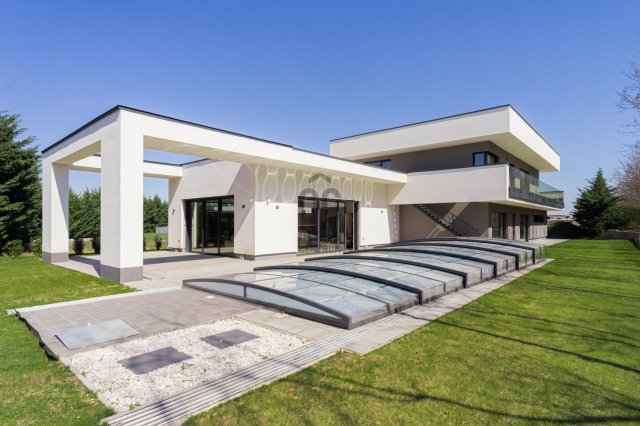 Eladó családi ház, Mogyoródon 550 M Ft, 7 szobás