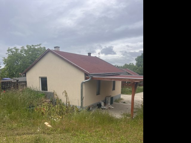 Eladó családi ház, Veszprémben 68 M Ft, 6 szobás