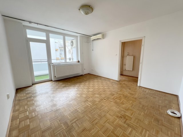 Kiadó téglalakás, albérlet, I. kerületben, Fő utcában
