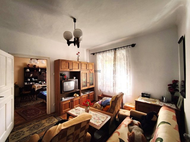 Eladó ikerház, Szegeden 68 M Ft, 2 szobás / költözzbe.hu