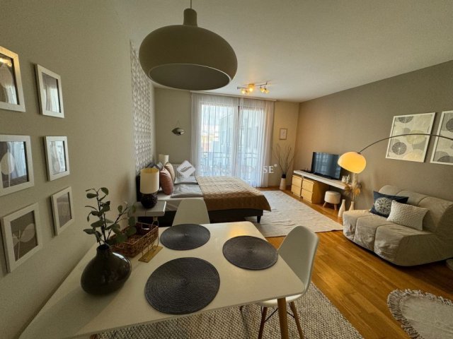 Eladó téglalakás, Budapesten, VI. kerületben 80 M Ft, 1 szobás