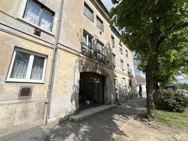 Eladó téglalakás, Vácon 41.9 M Ft, 1+1 szobás