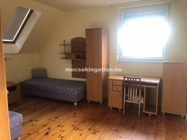 Kiadó téglalakás, albérlet, Pécsett 50 E Ft / hó, 1 szobás