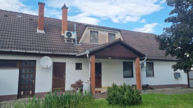 Eladó családi ház, Cegléden 68.9 M Ft, 5 szobás