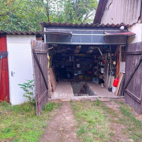 Eladó családi ház, Farmoson 18 M Ft, 2+1 szobás
