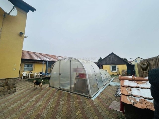 Eladó családi ház, Gyálon 103.5 M Ft, 5 szobás