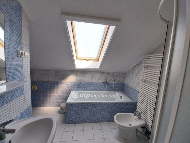Eladó ikerház, Nyíregyházán 76.9 M Ft, 6 szobás