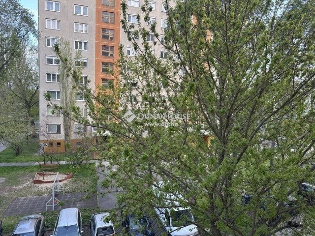 Eladó panellakás, Kecskeméten 40.5 M Ft, 2 szobás
