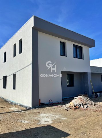 Eladó téglalakás, Ajkán 80 M Ft, 3 szobás