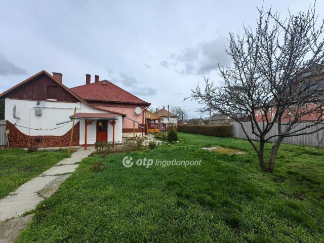 Eladó családi ház, Túrkevén 21.5 M Ft, 2 szobás