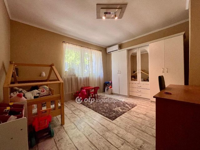 Eladó családi ház, Nyíregyházán 65 M Ft, 2 szobás
