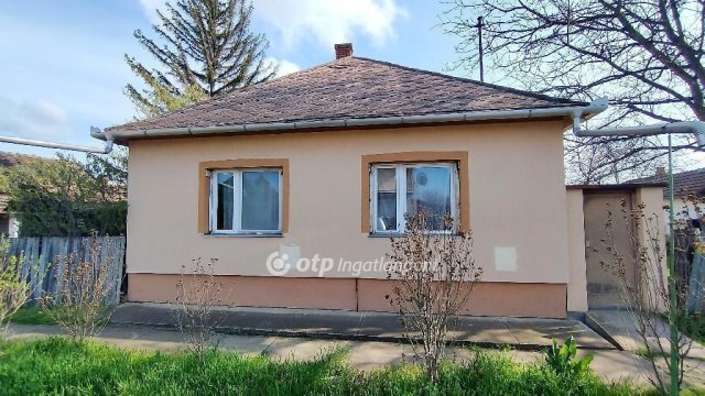 Eladó családi ház, Túrkevén 19.2 M Ft, 3 szobás