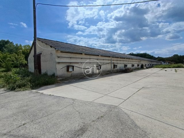 Kiadó ipari ingatlan, Szegeden 574 E Ft / hó