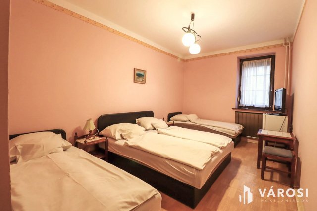 Eladó hotel, Győrött 195 M Ft, 9 szobás / költözzbe.hu