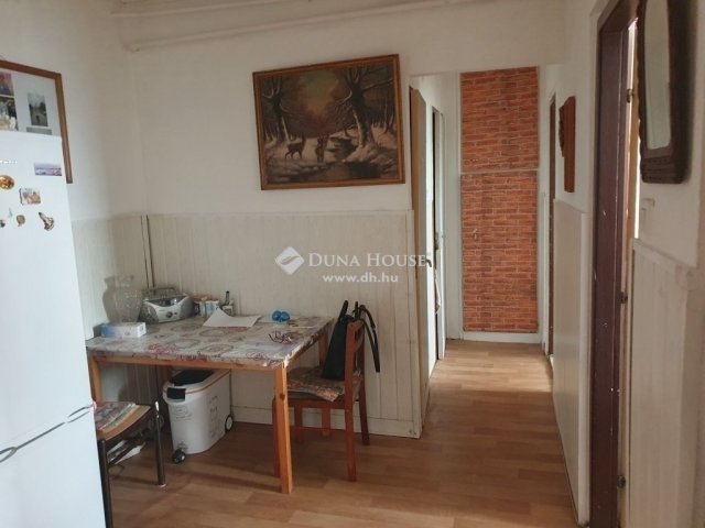 Eladó panellakás, Budapesten, III. kerületben 58.999 M Ft