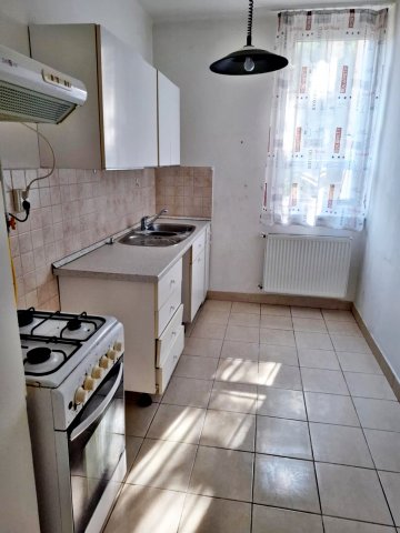 Eladó téglalakás, Kaposváron 36.5 M Ft, 2 szobás