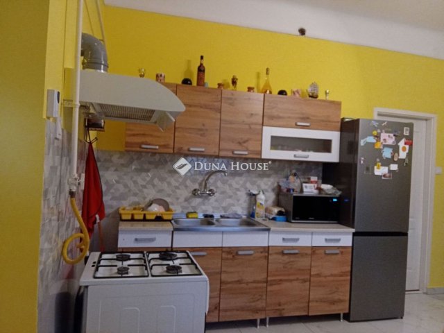 Eladó családi ház, Tiszaföldváron 25.5 M Ft, 2 szobás