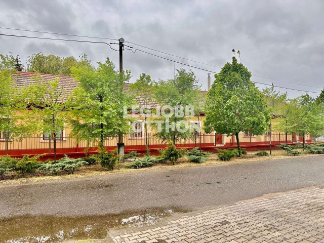 Eladó hotel, Nyársapáton 250 M Ft, 11+1 szobás