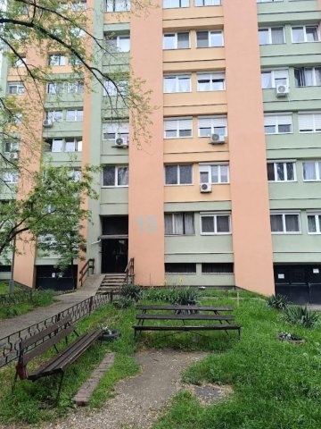 Eladó téglalakás, Tatabányán 43.5 M Ft, 3 szobás