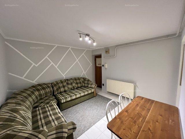 Kiadó téglalakás, albérlet, Kaposváron 110 E Ft / hó, 2 szobás