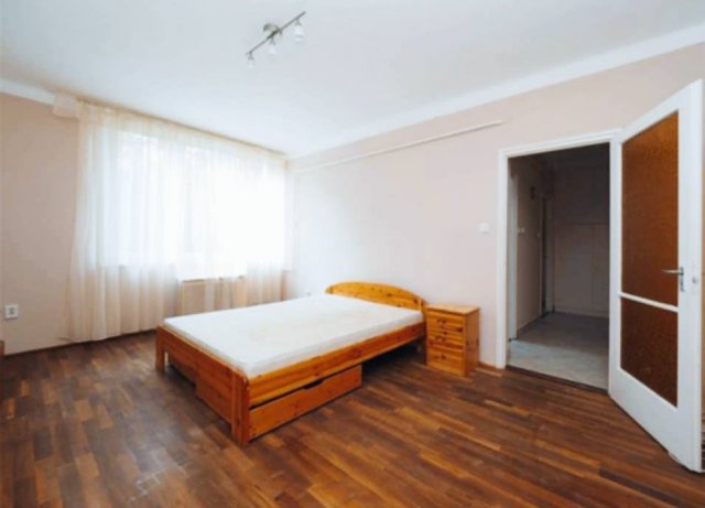 Kiadó téglalakás, albérlet, Szolnokon 100 E Ft / hó, 1 szobás