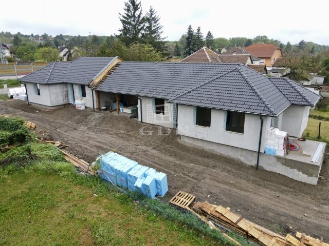 Eladó ikerház, Gödöllőn 81.9 M Ft, 3 szobás