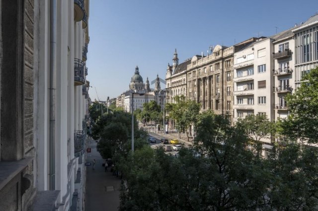 Eladó téglalakás, Budapesten, VI. kerületben 120 M Ft, 3 szobás