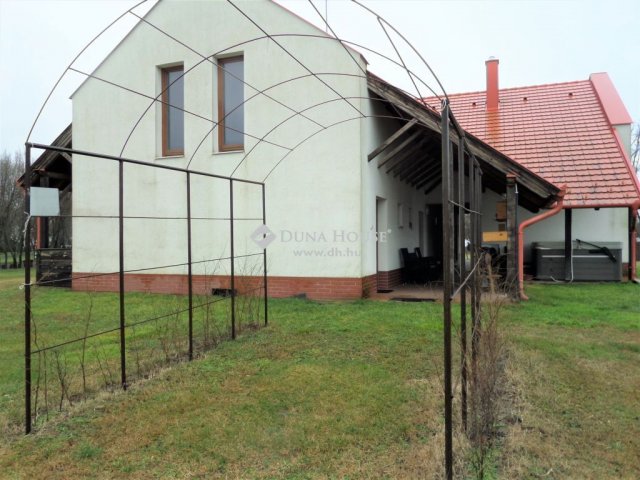 Eladó mezogazdasagi ingatlan, Bócsán 299 M Ft, 4 szobás