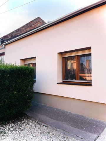 Eladó családi ház, Esztergomban 71.9 M Ft, 4 szobás