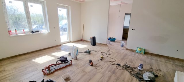 Eladó családi ház, Bicskén 88.9 M Ft, 5 szobás