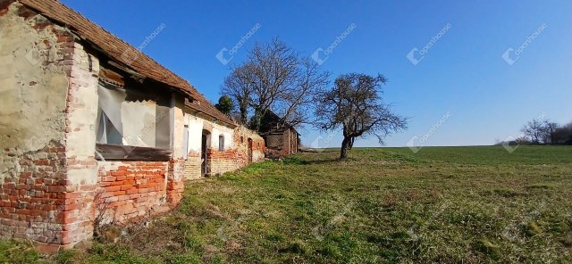 Eladó családi ház, Baktüttösön 3.9 M Ft, 2 szobás