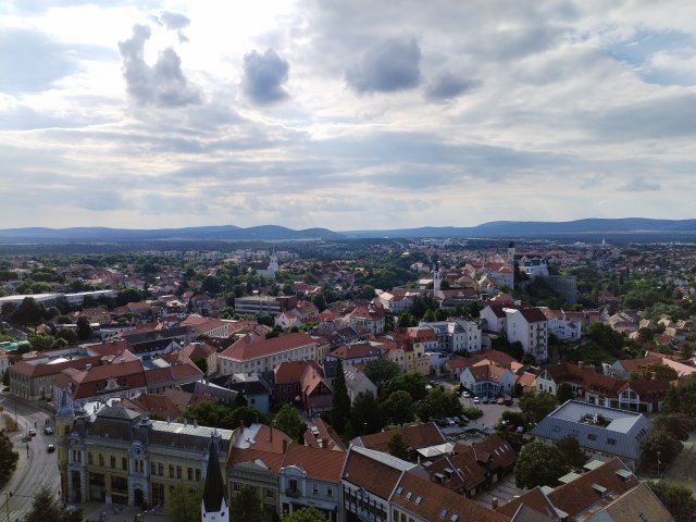 Eladó téglalakás, Veszprémben 36 M Ft, 2 szobás