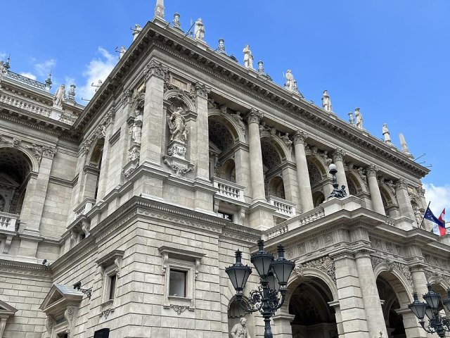 Eladó téglalakás, Budapesten, VI. kerületben 44.9 M Ft, 2 szobás