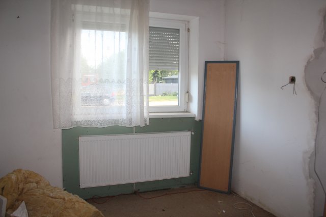 Eladó családi ház, Rábatamásin 29.9 M Ft, 2 szobás