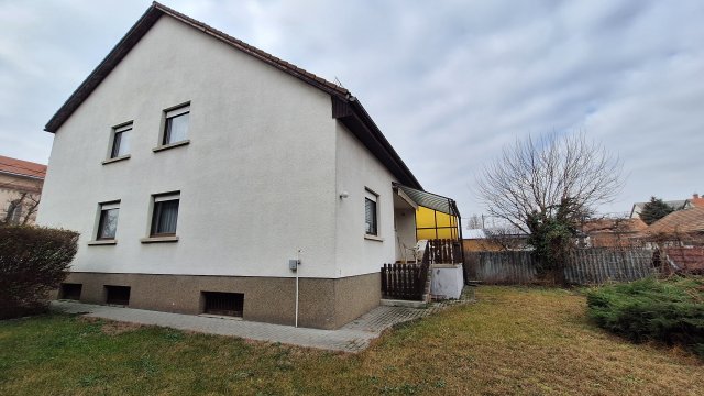 Eladó családi ház, Budapesten, XVIII. kerületben 104.9 M Ft
