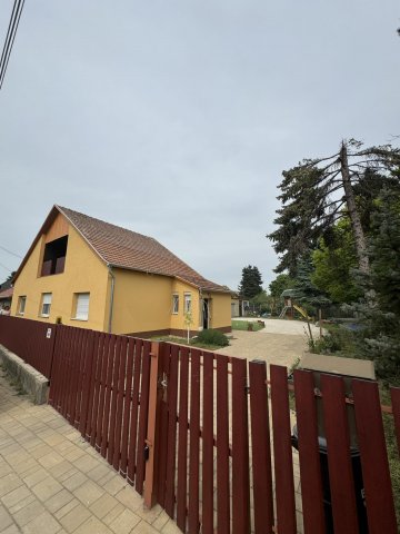 Eladó családi ház, Kistarcsán 89.5 M Ft, 4 szobás