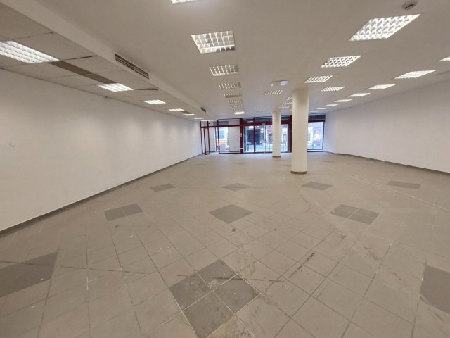 Kiadó üzlethelyiség, Budapesten, III. kerületben 1365 E Ft / hó