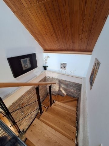 Eladó családi ház, Pécsett 135 M Ft, 4 szobás