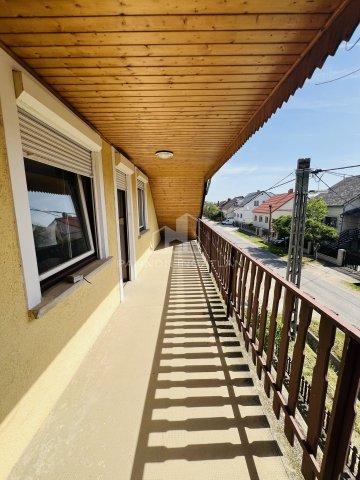 Eladó családi ház, Pápán 59 M Ft, 3 szobás