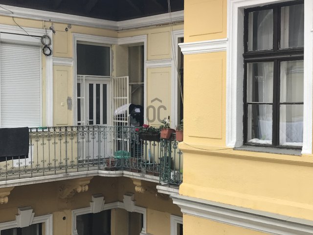 Eladó téglalakás, Budapesten, VI. kerületben 49.9 M Ft, 1 szobás