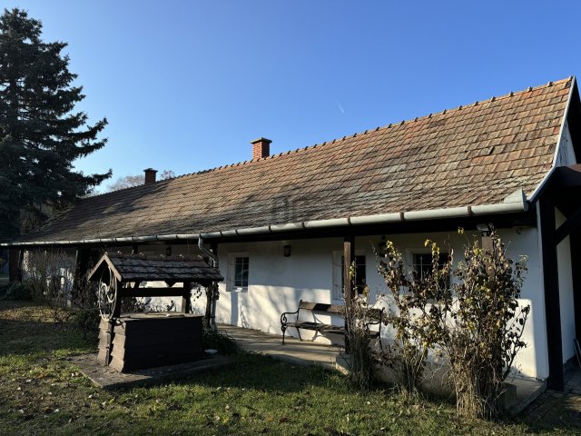 Eladó családi ház, Baracskán 69.9 M Ft, 3 szobás