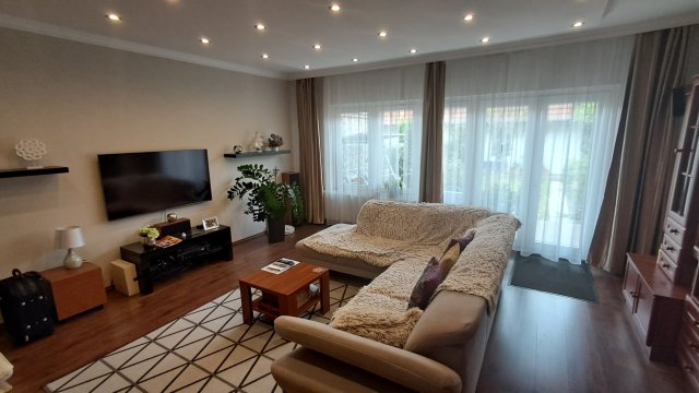 Eladó családi ház, Kecskeméten 83.99 M Ft, 4 szobás