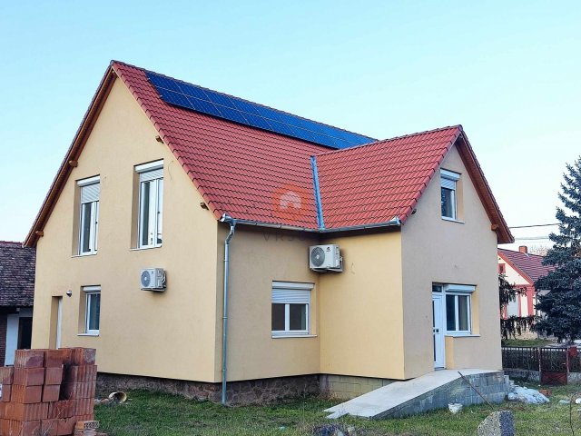 Eladó családi ház, Aranyosgadányban 85 M Ft, 7 szobás