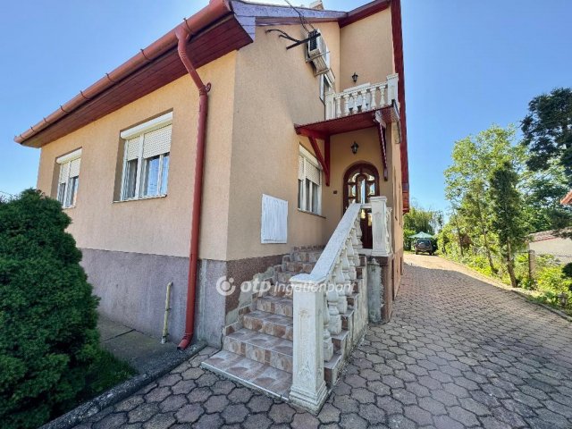 Eladó családi ház, Debrecenben 99 M Ft, 4 szobás