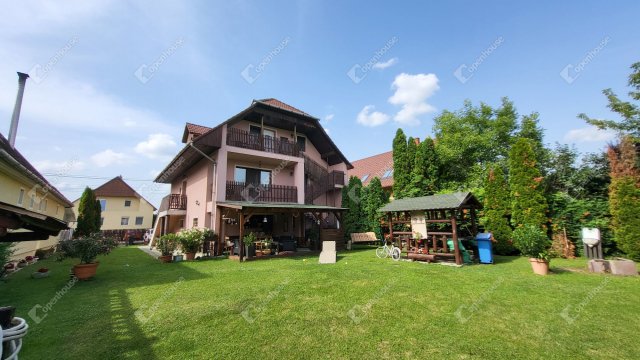 Eladó családi ház, Miskolcon 64.99 M Ft, 6 szobás