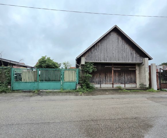 Eladó családi ház, Tatabányán 95 M Ft, 2 szobás