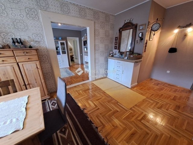 Eladó családi ház, Kecskeméten 107 M Ft, 8 szobás