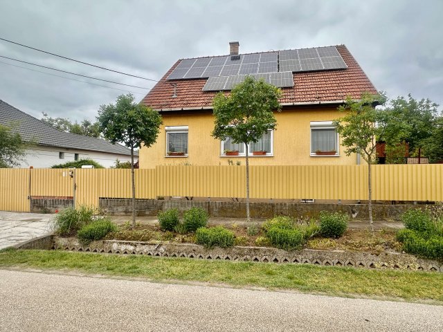 Eladó családi ház, Ceglédbercelen 75 M Ft, 3 szobás