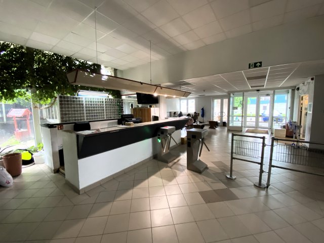 Eladó hotel, Budapesten, X. kerületben 4000 M Ft, 192 szobás