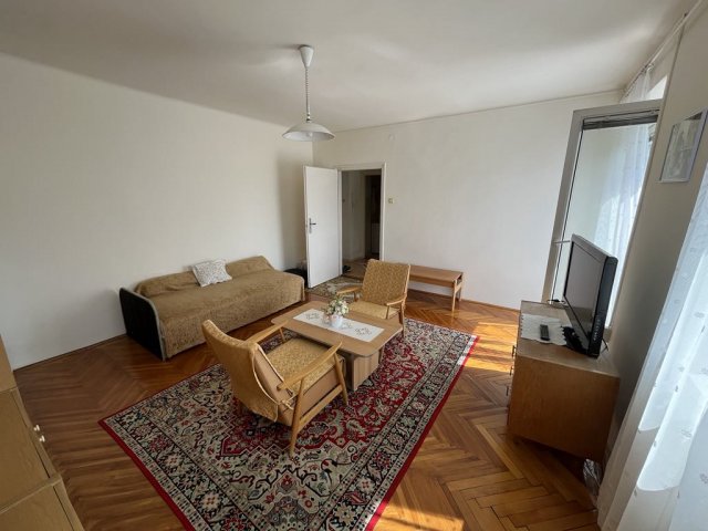 Eladó téglalakás, Dunaújvárosban 26 M Ft, 1 szobás
